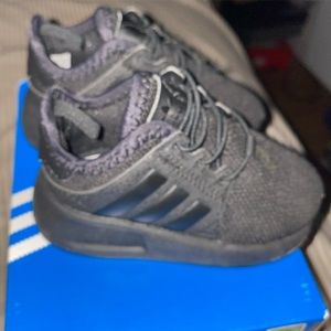Toddler sneakers size 5